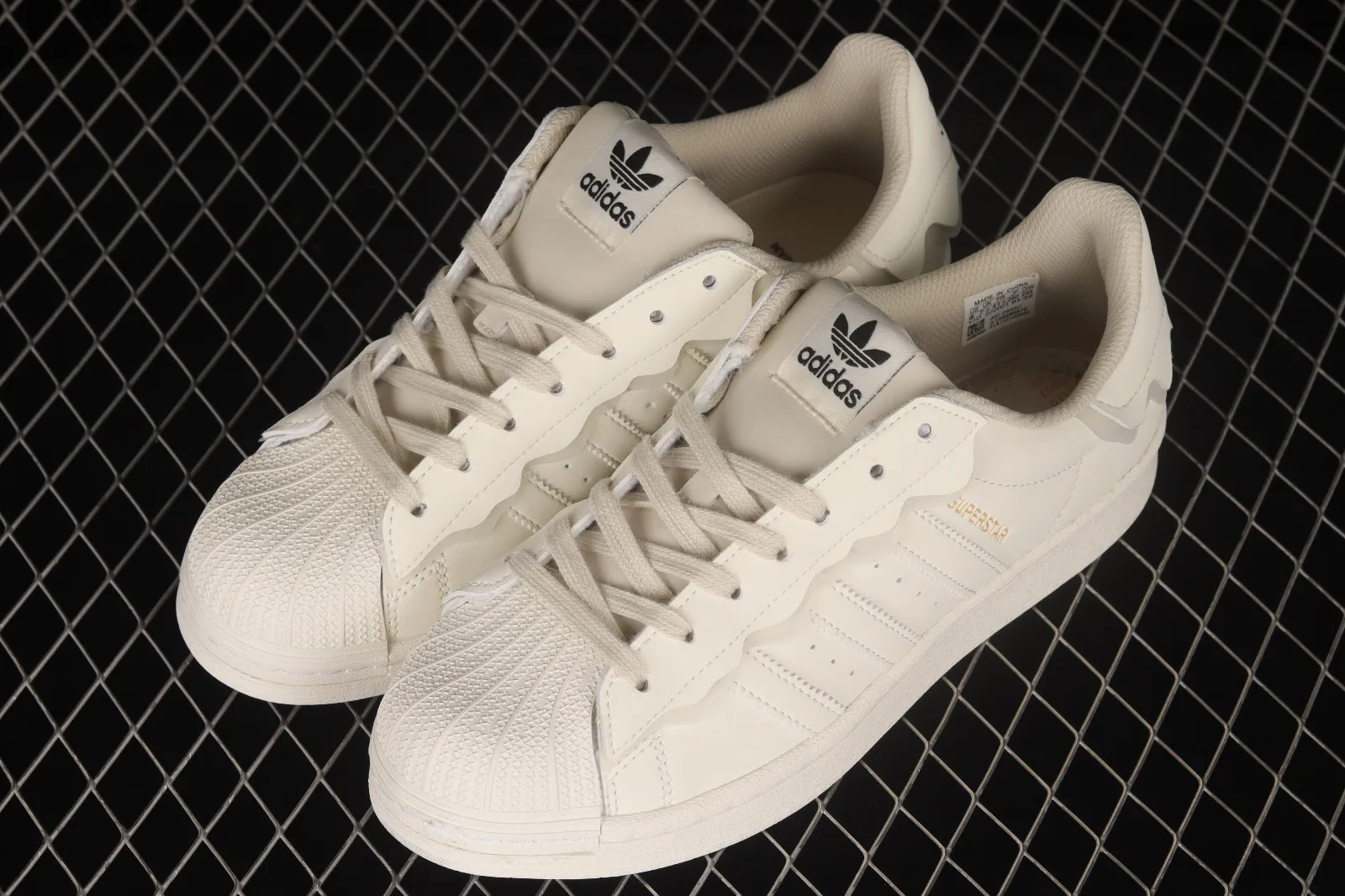 Adidas Originals Superstar Cloud White Metallic Gold GW4441