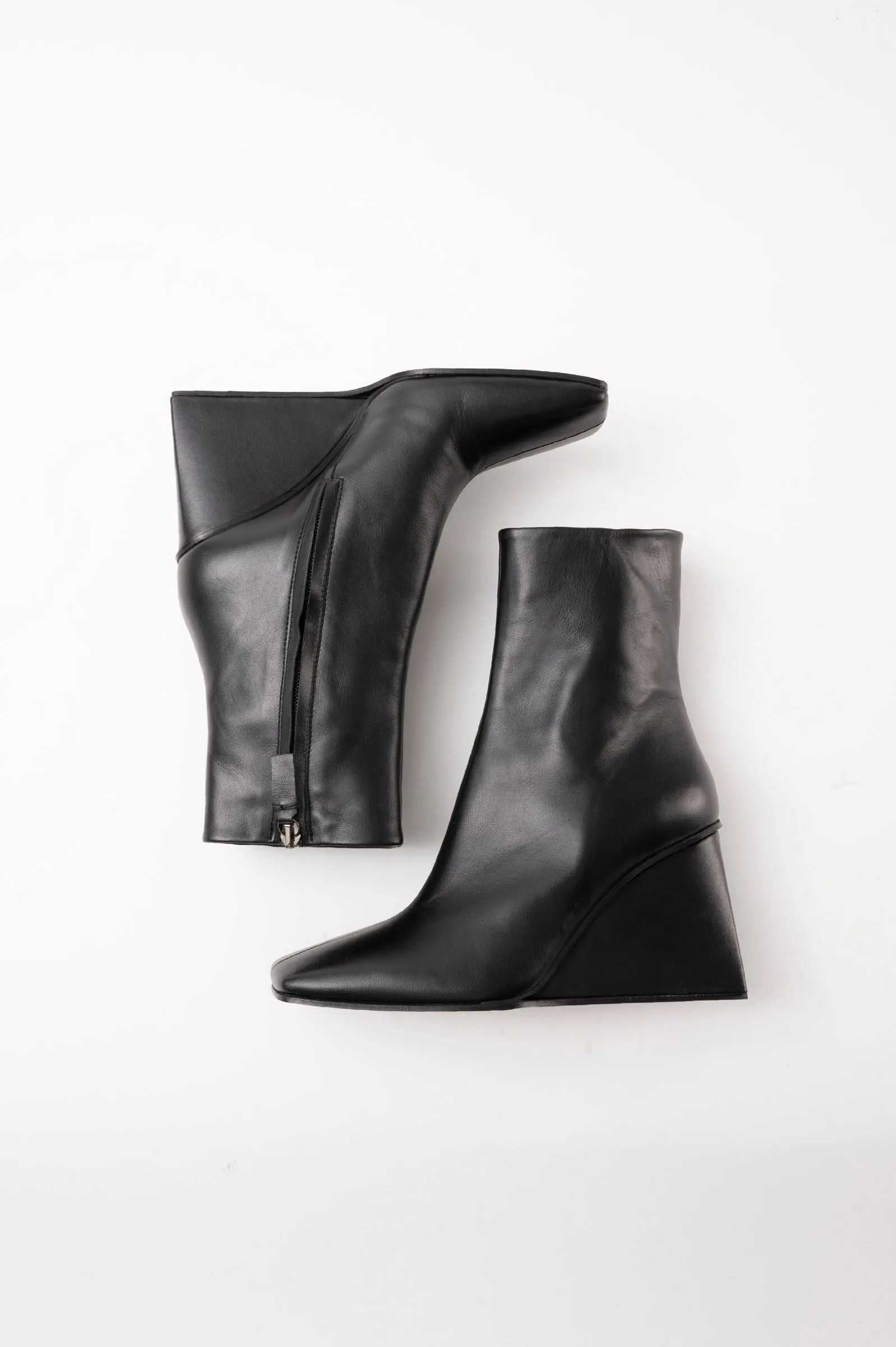 AKIRA - Black Leather Ankle Boots