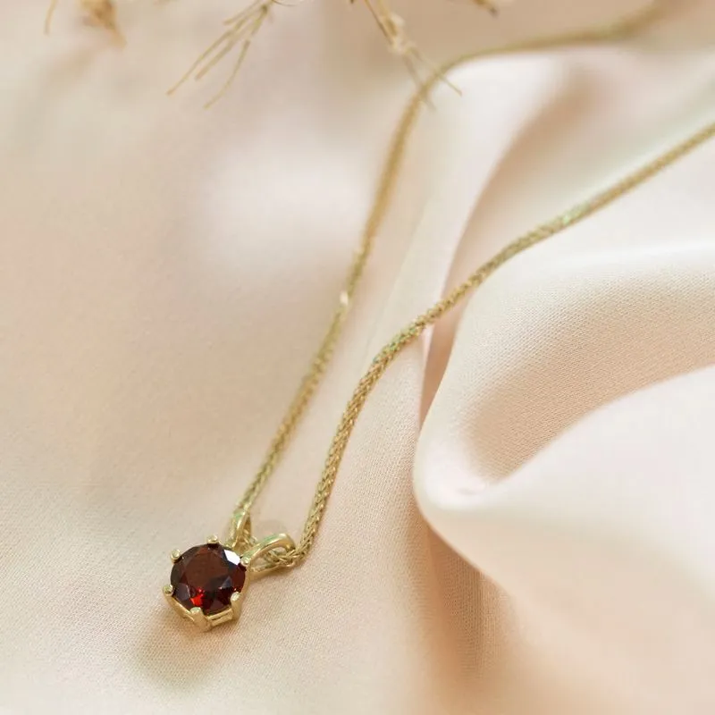 Jessica Pendant 14K Gold with Garnet Stone