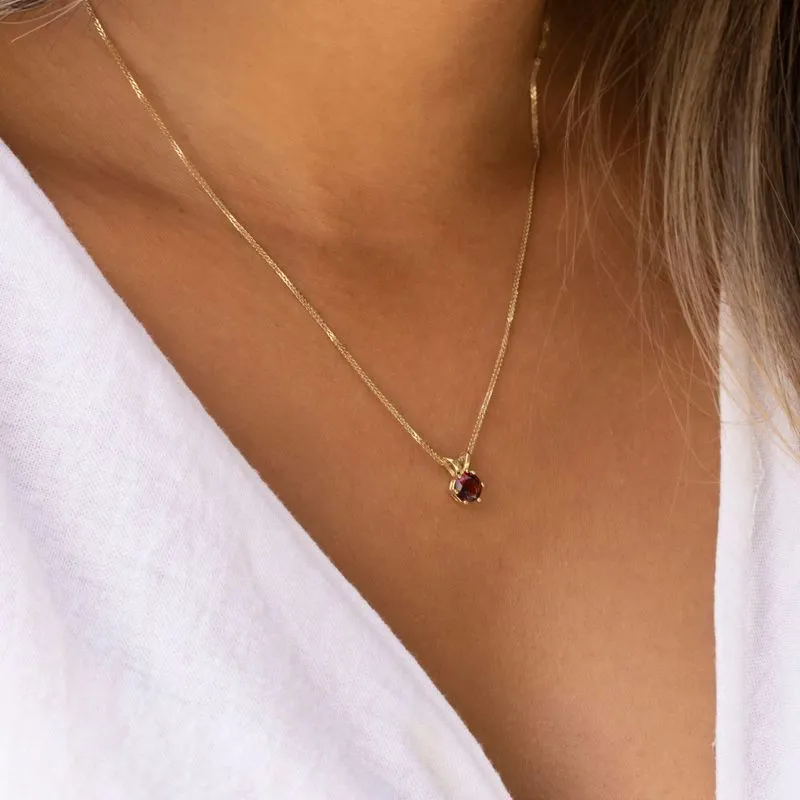 Jessica Pendant 14K Gold with Garnet Stone