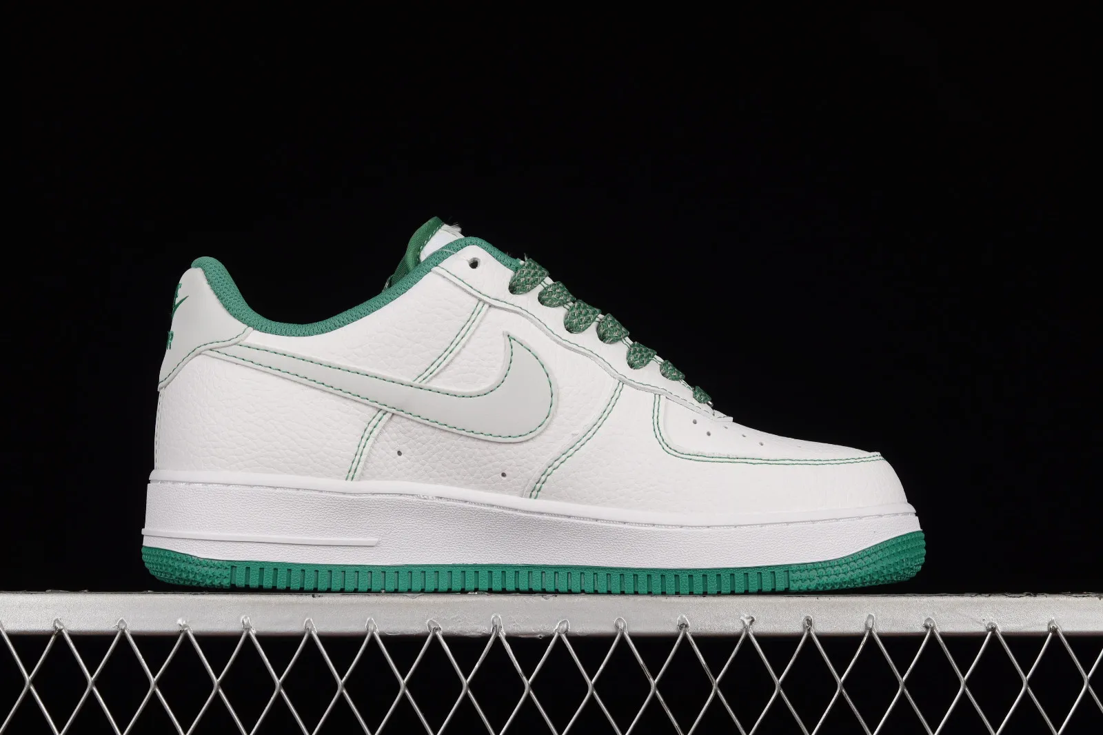 Nike Air Force 1 07 Low Gypsophila White Green CN2806-103