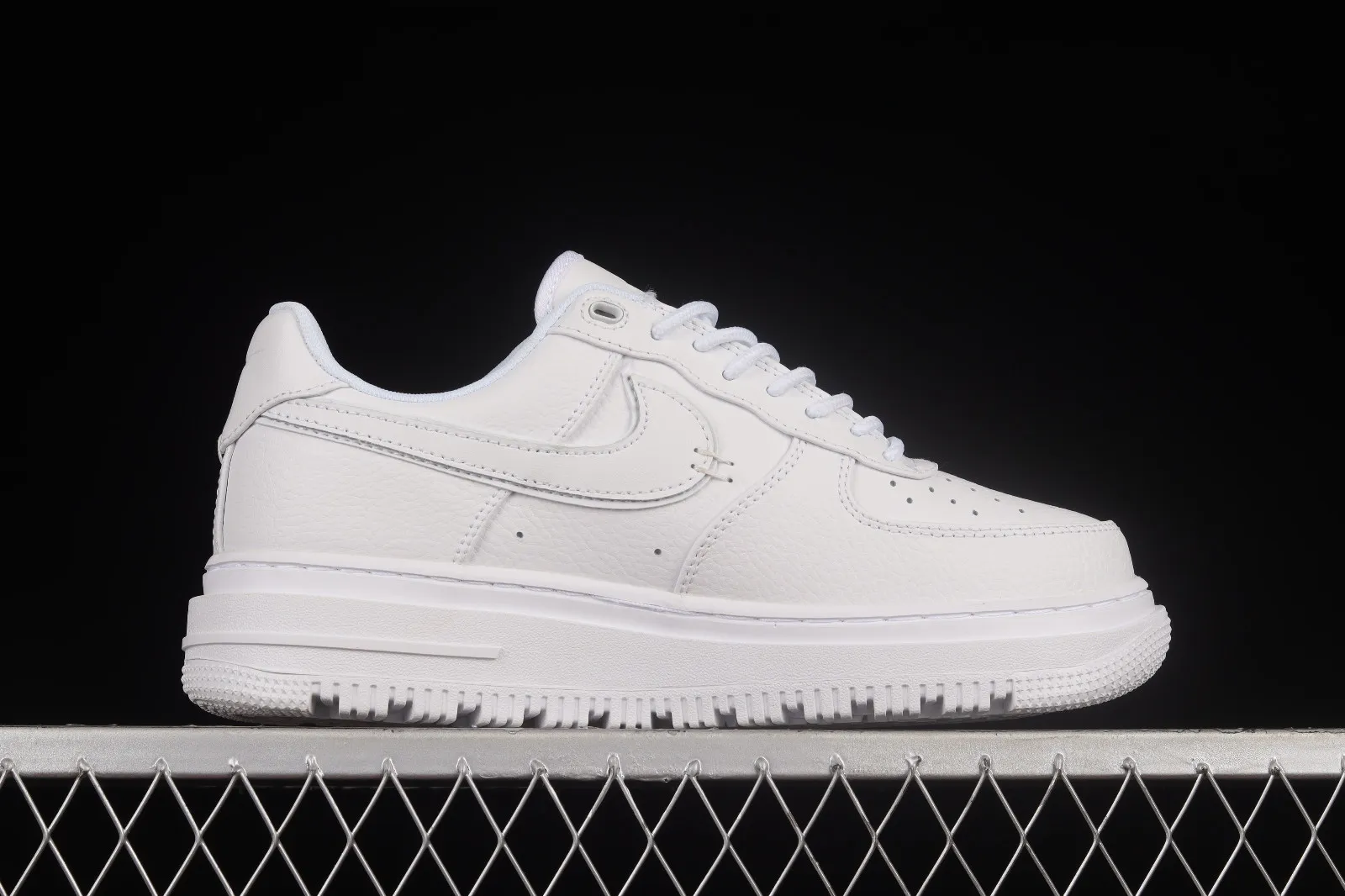 Nike Air Force 1 Luxe Triple White Summit White Shoes DB4109-201