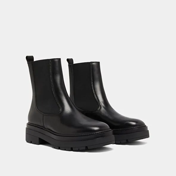 Platform lowboots in black leather