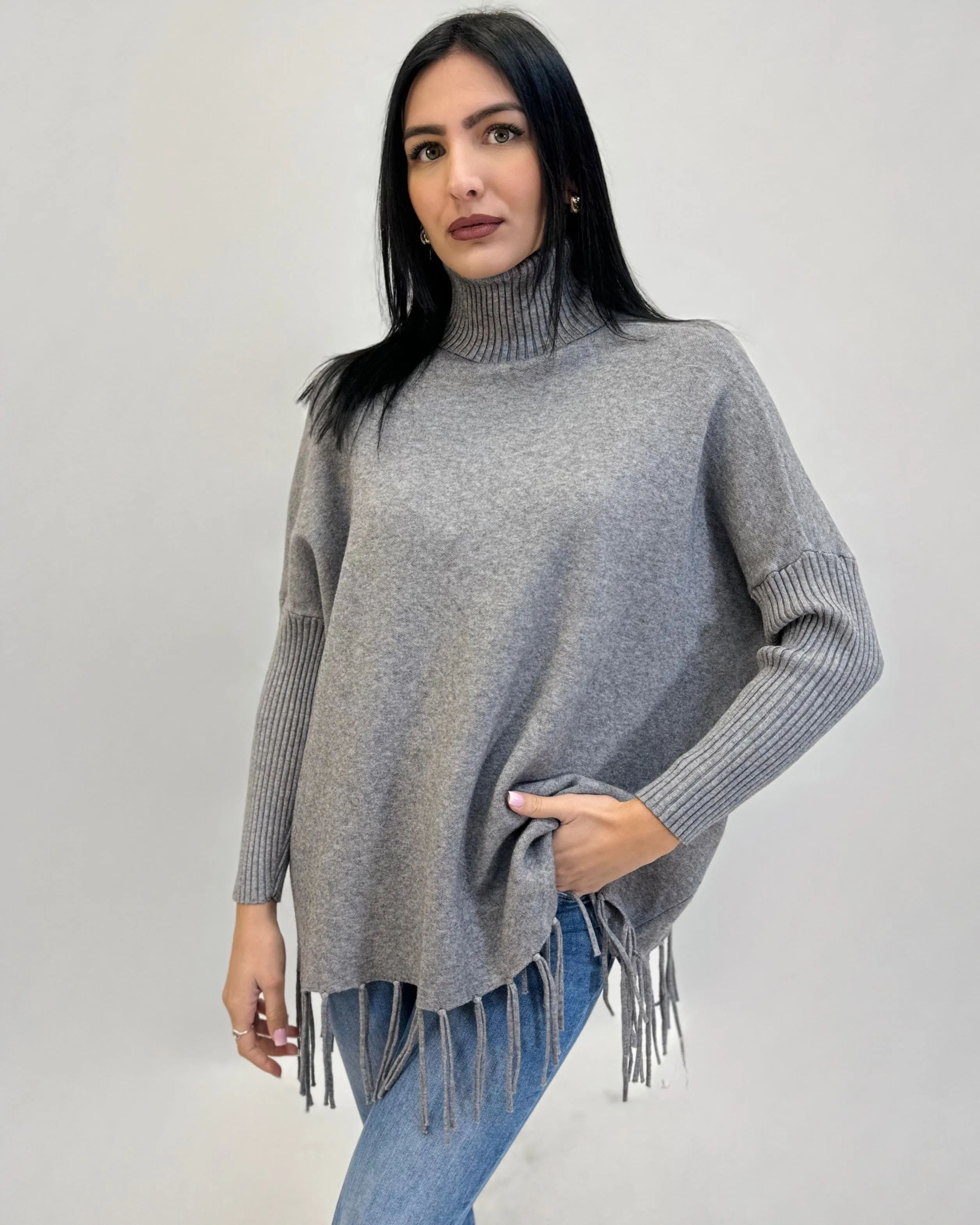 Pullover dolcevita comodo con frange