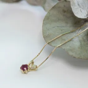 Rabbit pendant with ruby stone 4 mm