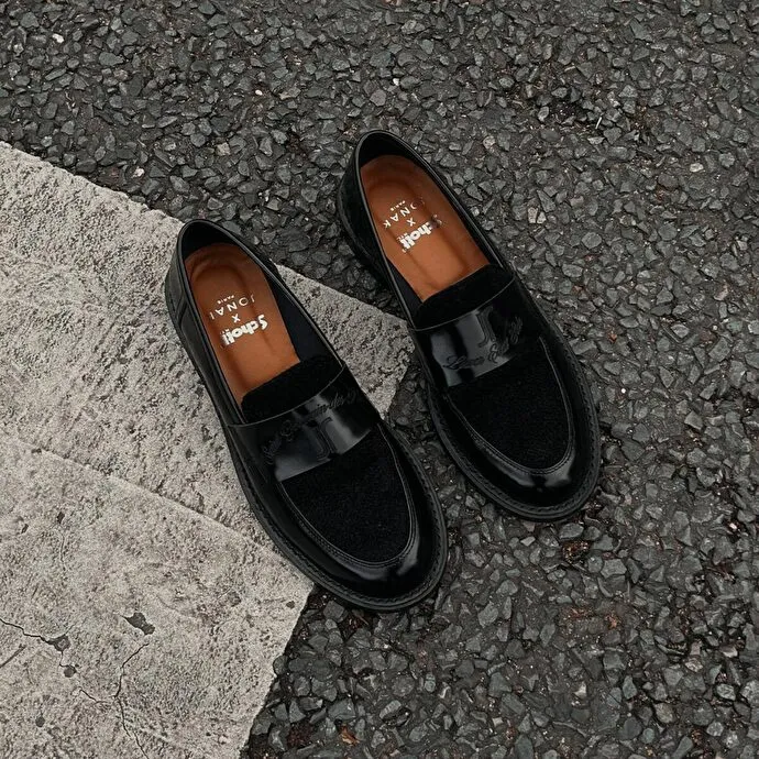 Round-toed college loafers - Jonak x Schott in black glazed leather