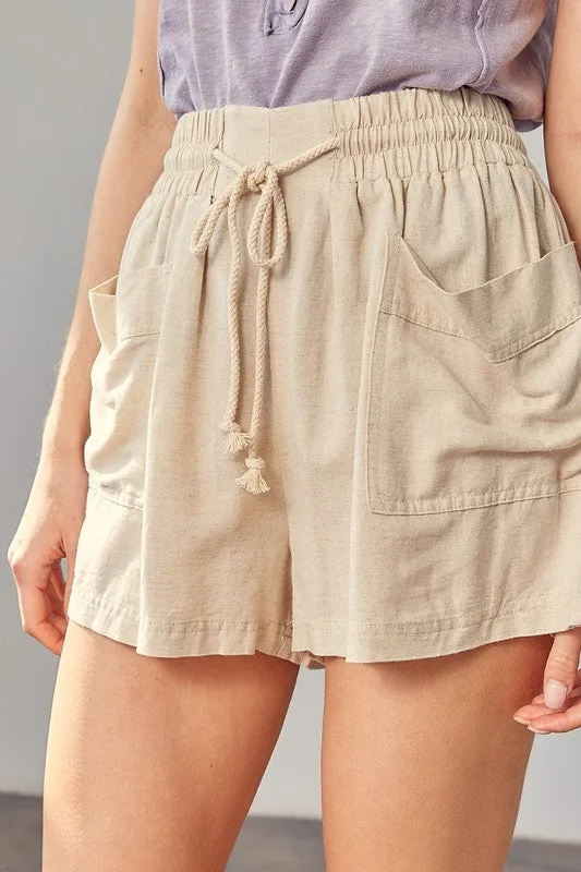 SHIRRED WIDE WAISTBAND SHORTS