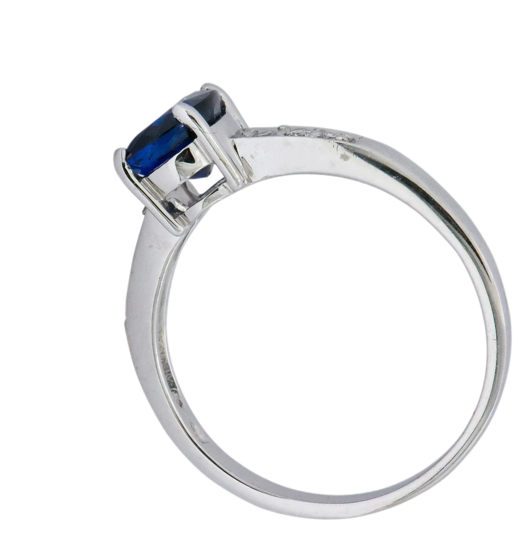 Splendid Contemporary 1.60 CTW Sapphire Diamond 18 Karat White Gold Ring